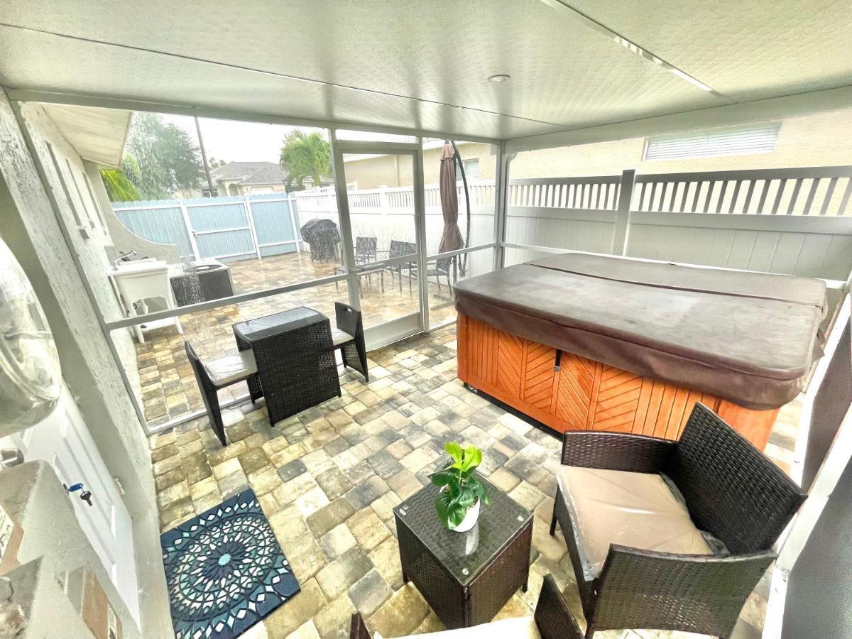 Adorable Studio In Downtown Cape Coral Near Beach! Exterior photo